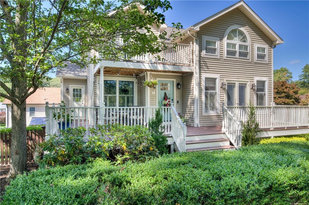 110 Lake View Road, Cranston, RI 02920