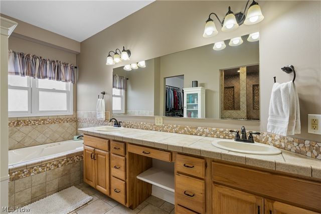 4387 Ridge View Drive, Uniontown, OH 44685