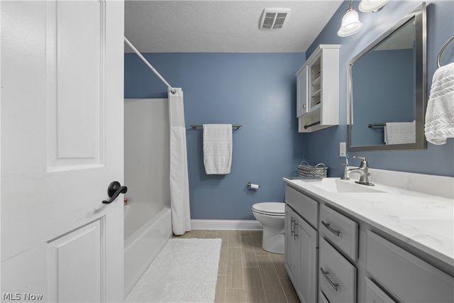 4387 Ridge View Drive, Uniontown, OH 44685