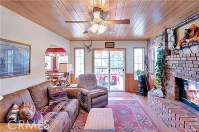 615 San Benito, Lake Arrowhead, CA 92352
