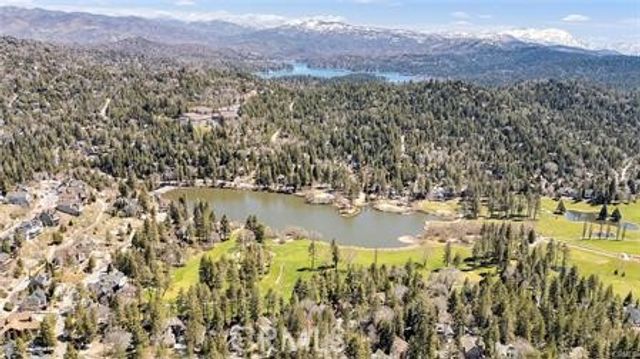 615 San Benito, Lake Arrowhead, CA 92352