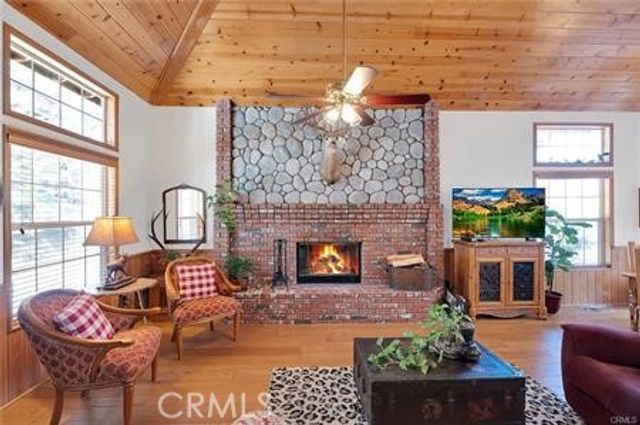 615 San Benito, Lake Arrowhead, CA 92352