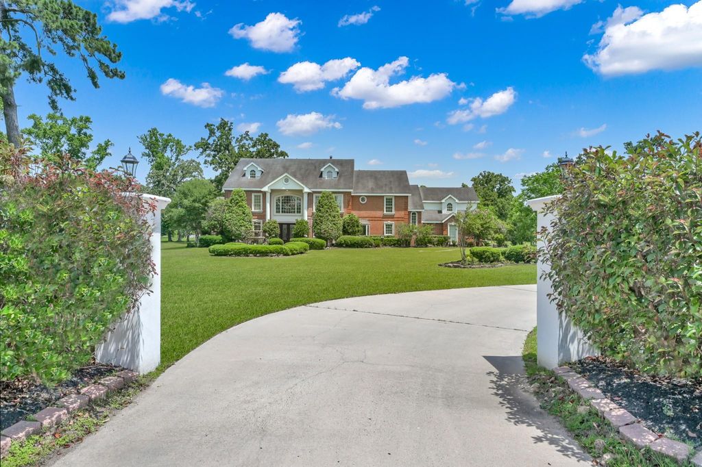 15203 Wildwood Circle, Magnolia, TX 77354