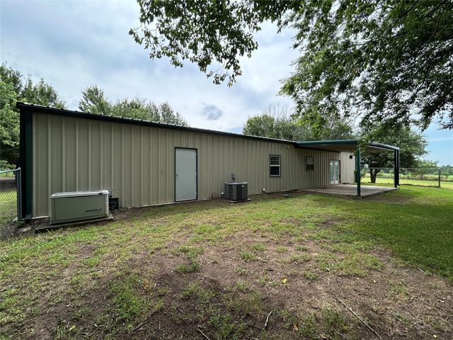 250 County Road 2426, Como, TX 75431