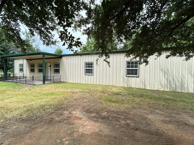 250 County Road 2426, Como, TX 75431
