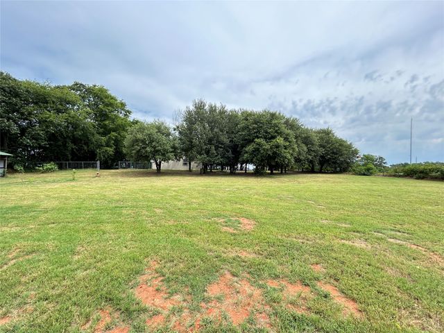 250 County Road 2426, Como, TX 75431