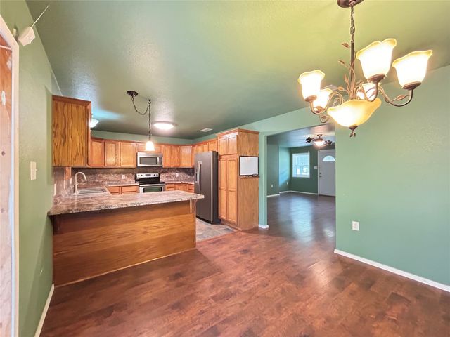 250 County Road 2426, Como, TX 75431