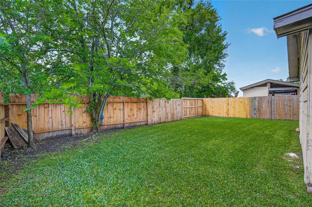 13010 Abalone Way, Houston, TX 77044