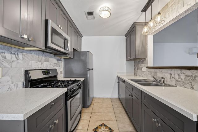 13010 Abalone Way, Houston, TX 77044