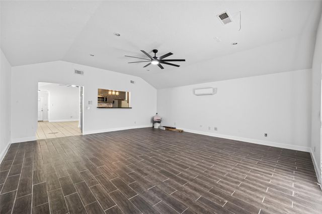 13010 Abalone Way, Houston, TX 77044