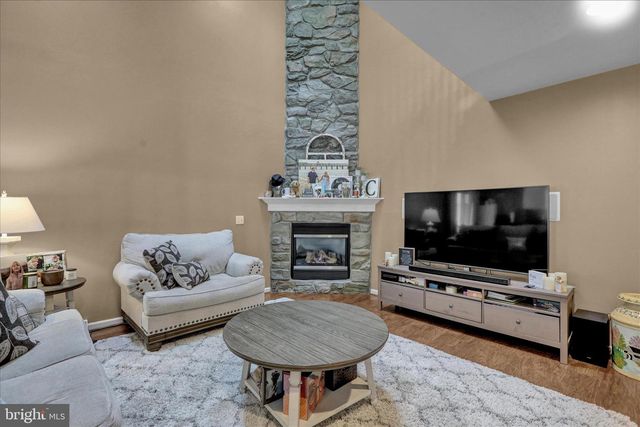 107 FARMINGTON WAY, Mount Joy, PA 17552