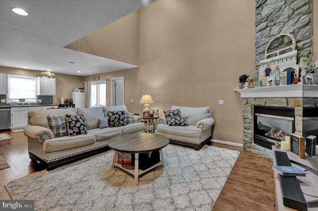 107 FARMINGTON WAY, Mount Joy, PA 17552