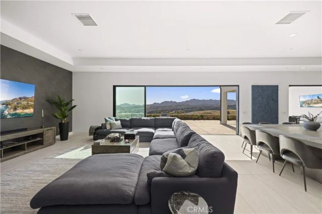 12545 N Silver Spur Court, Porter Ranch, CA 91326