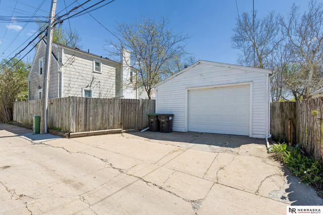 2812 N 58th Street, Omaha, NE 68104