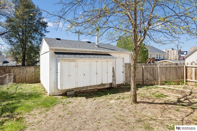 2812 N 58th Street, Omaha, NE 68104