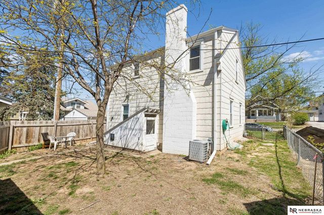 2812 N 58th Street, Omaha, NE 68104
