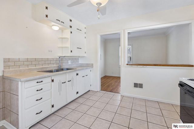 2812 N 58th Street, Omaha, NE 68104