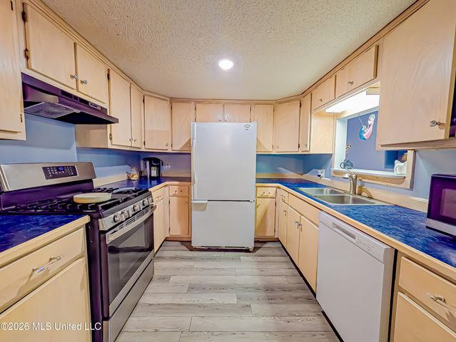 188 Acacia Avenue, Biloxi, MS 39530