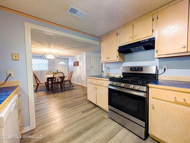 188 Acacia Avenue, Biloxi, MS 39530