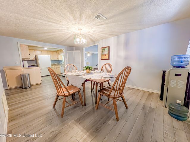 188 Acacia Avenue, Biloxi, MS 39530