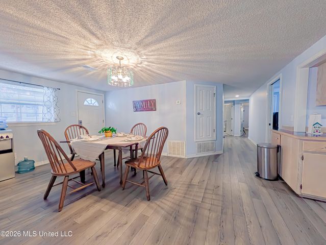 188 Acacia Avenue, Biloxi, MS 39530