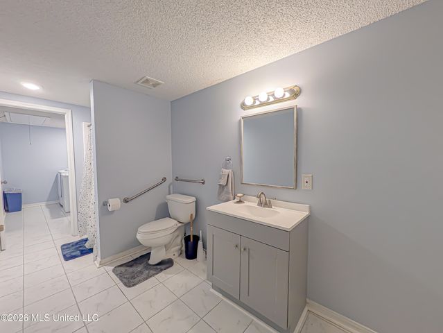 188 Acacia Avenue, Biloxi, MS 39530
