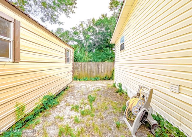 188 Acacia Avenue, Biloxi, MS 39530