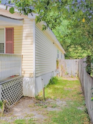 188 Acacia Avenue, Biloxi, MS 39530