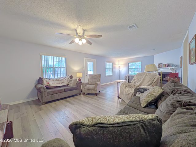 188 Acacia Avenue, Biloxi, MS 39530