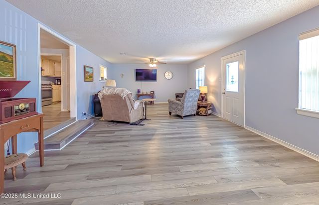 188 Acacia Avenue, Biloxi, MS 39530