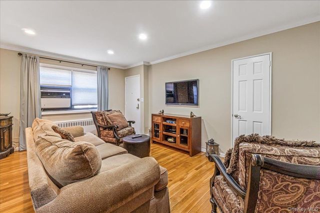 15-49 160th Street 6-145, Whitestone, NY 11357