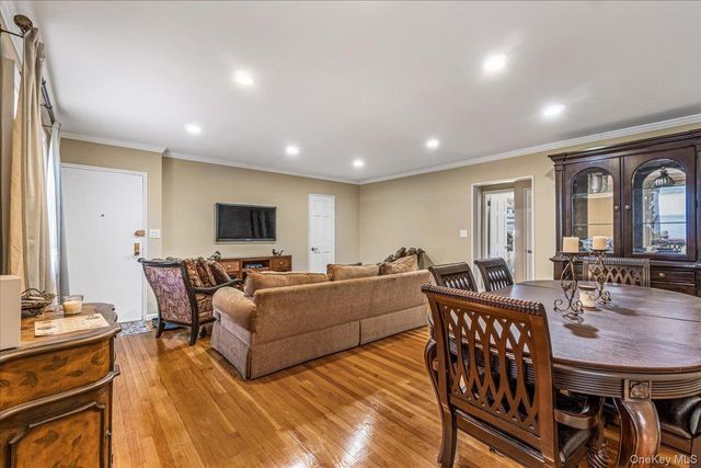 15-49 160th Street 6-145, Whitestone, NY 11357