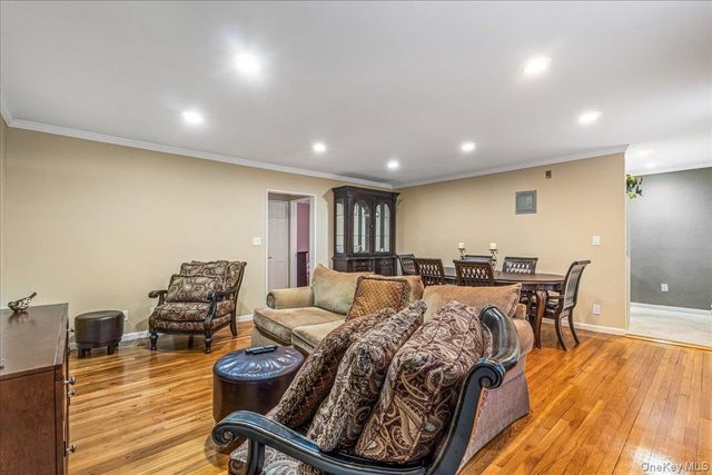 15-49 160th Street 6-145, Whitestone, NY 11357