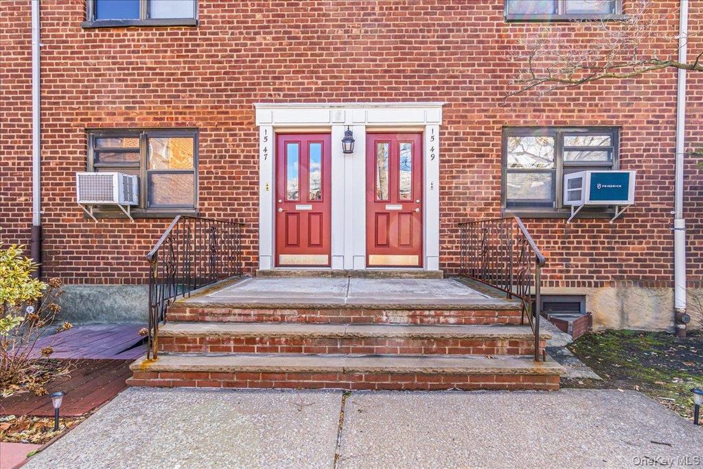 15-49 160th Street 6-145, Whitestone, NY 11357