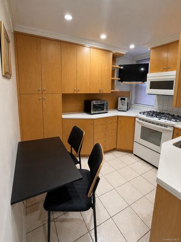 67-38 108th Street C27, Forest Hills, NY 11375