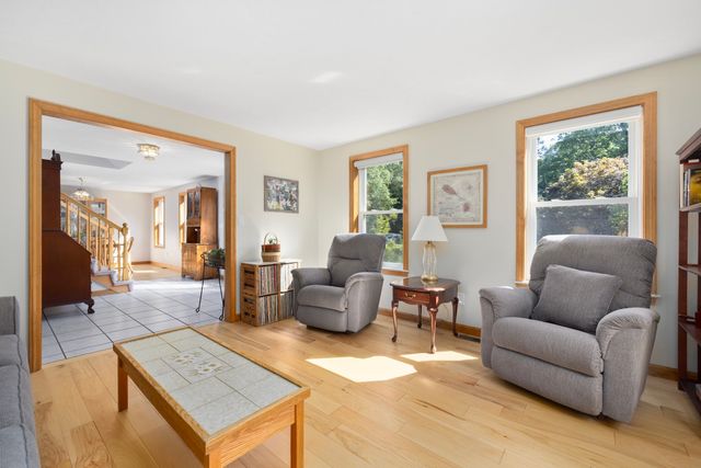 7 Eagle Rock Dr, Millville, MA 01529