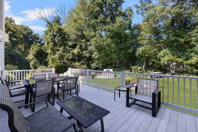 7 Eagle Rock Dr, Millville, MA 01529