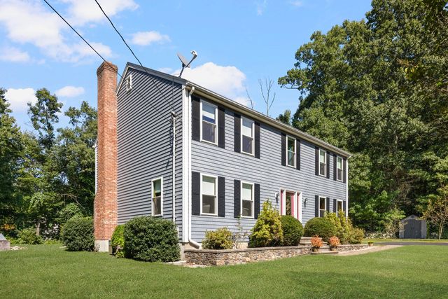 7 Eagle Rock Dr, Millville, MA 01529