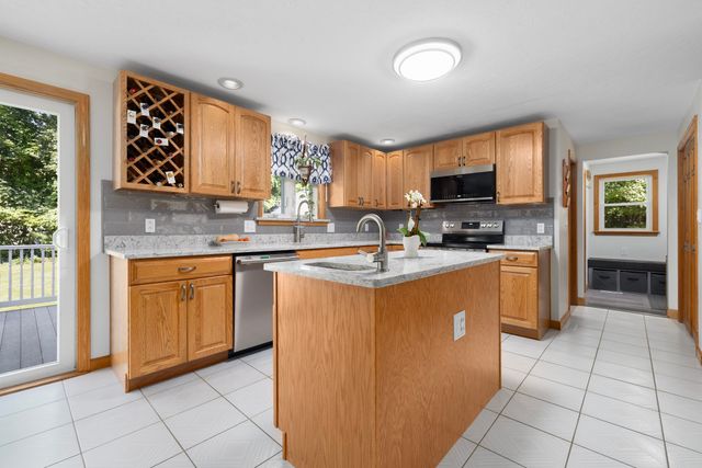 7 Eagle Rock Dr, Millville, MA 01529