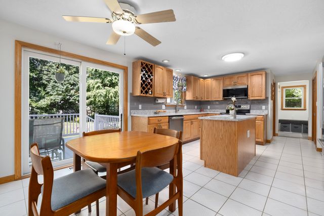 7 Eagle Rock Dr, Millville, MA 01529