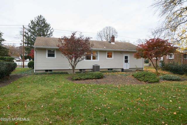 22 Overhill Road, Matawan, NJ 07747