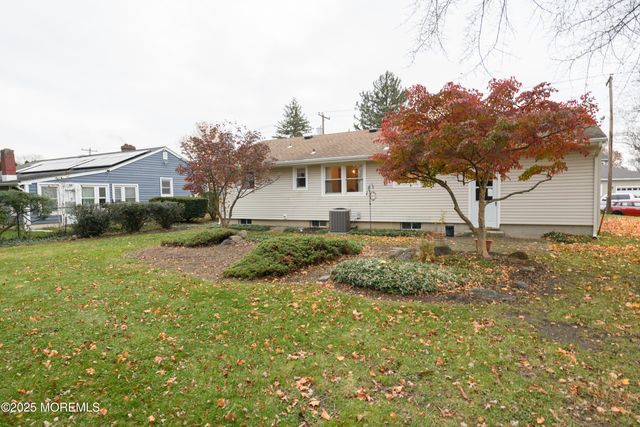 22 Overhill Road, Matawan, NJ 07747