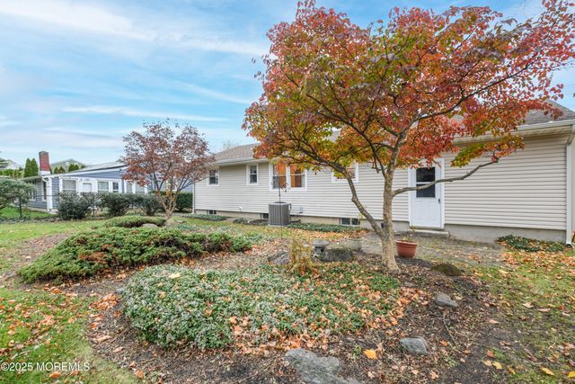 22 Overhill Road, Matawan, NJ 07747