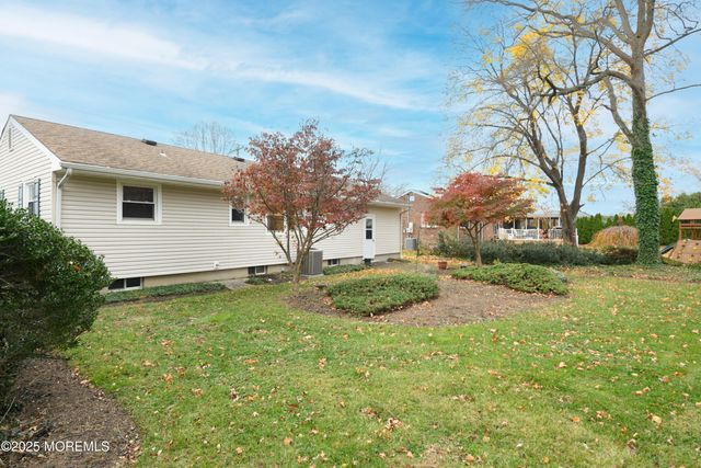 22 Overhill Road, Matawan, NJ 07747