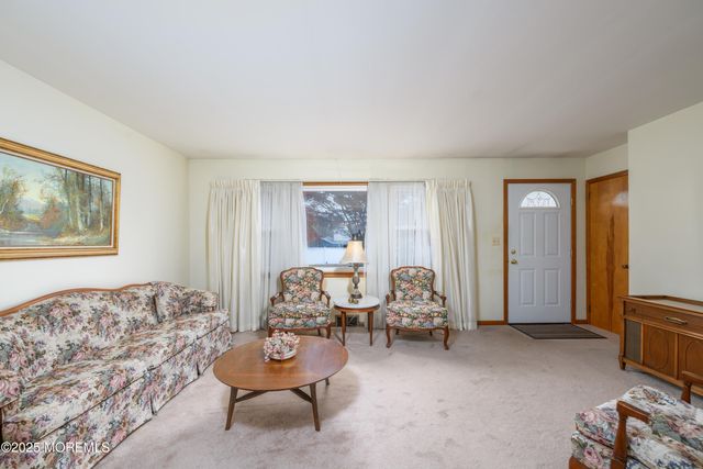 22 Overhill Road, Matawan, NJ 07747