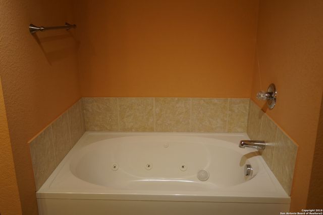 9923 Amber Ledge, San Antonio, TX 78245