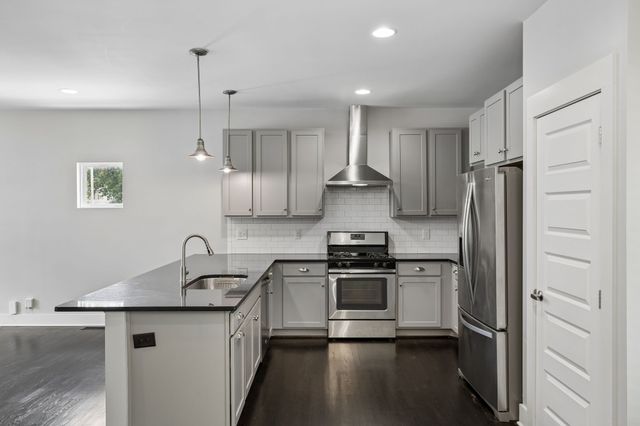 906 Smiley St, Nashville, TN 37206