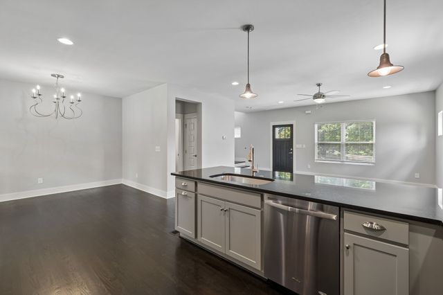 906 Smiley St, Nashville, TN 37206