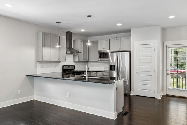 906 Smiley St, Nashville, TN 37206