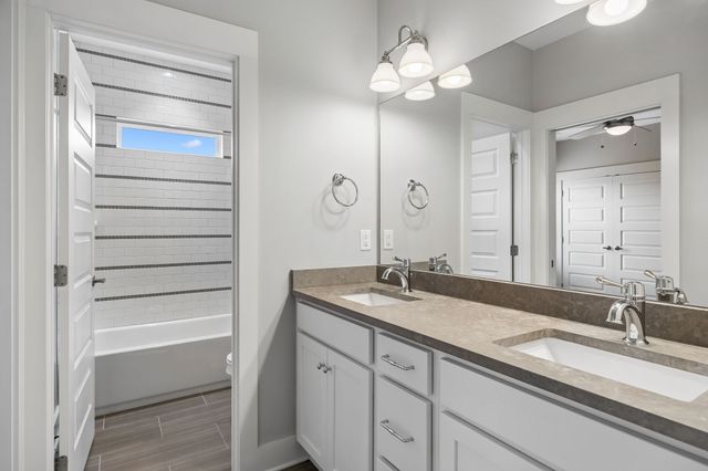 906 Smiley St, Nashville, TN 37206